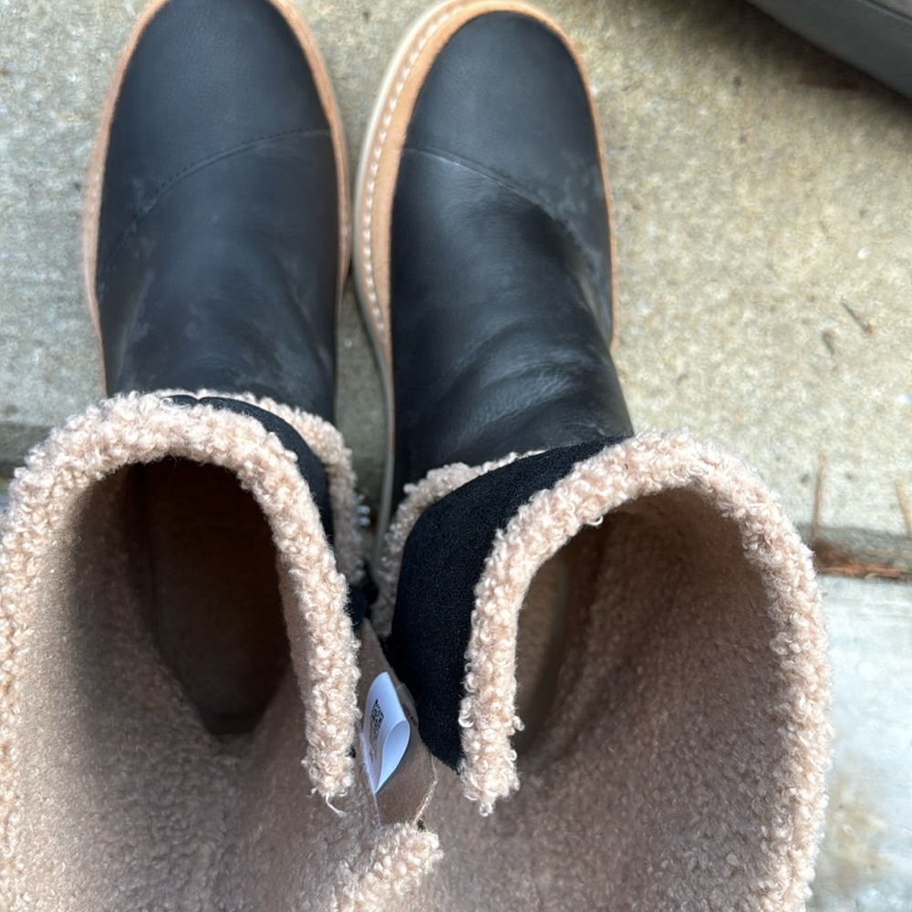 Tom’s boots